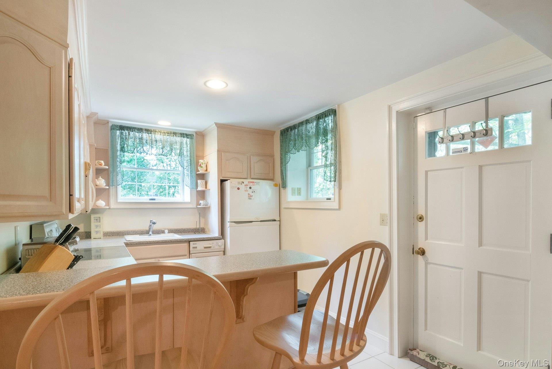 12 Woodland Court S, Bedford, NY 10506