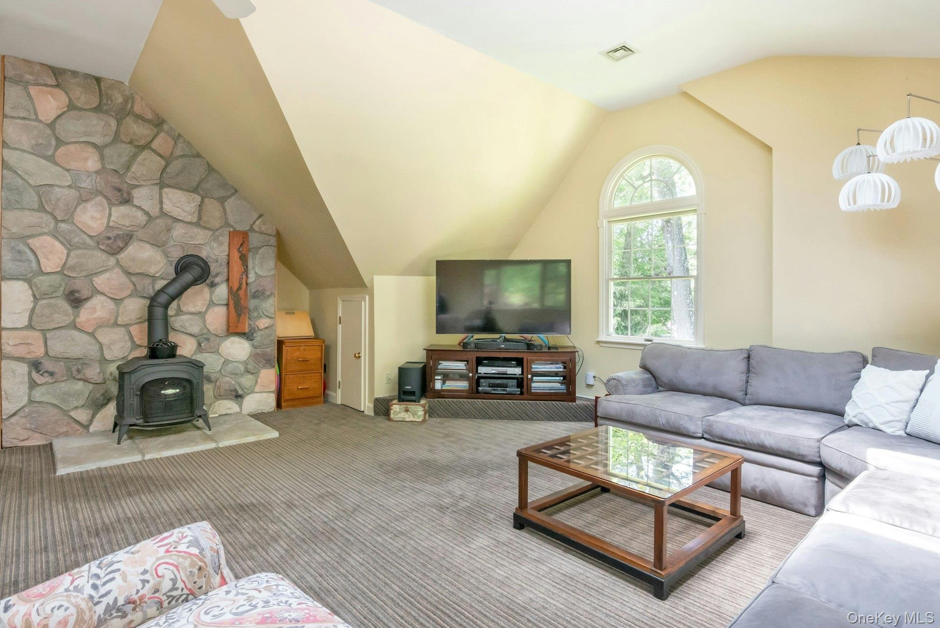 12 Woodland Court S, Bedford, NY 10506