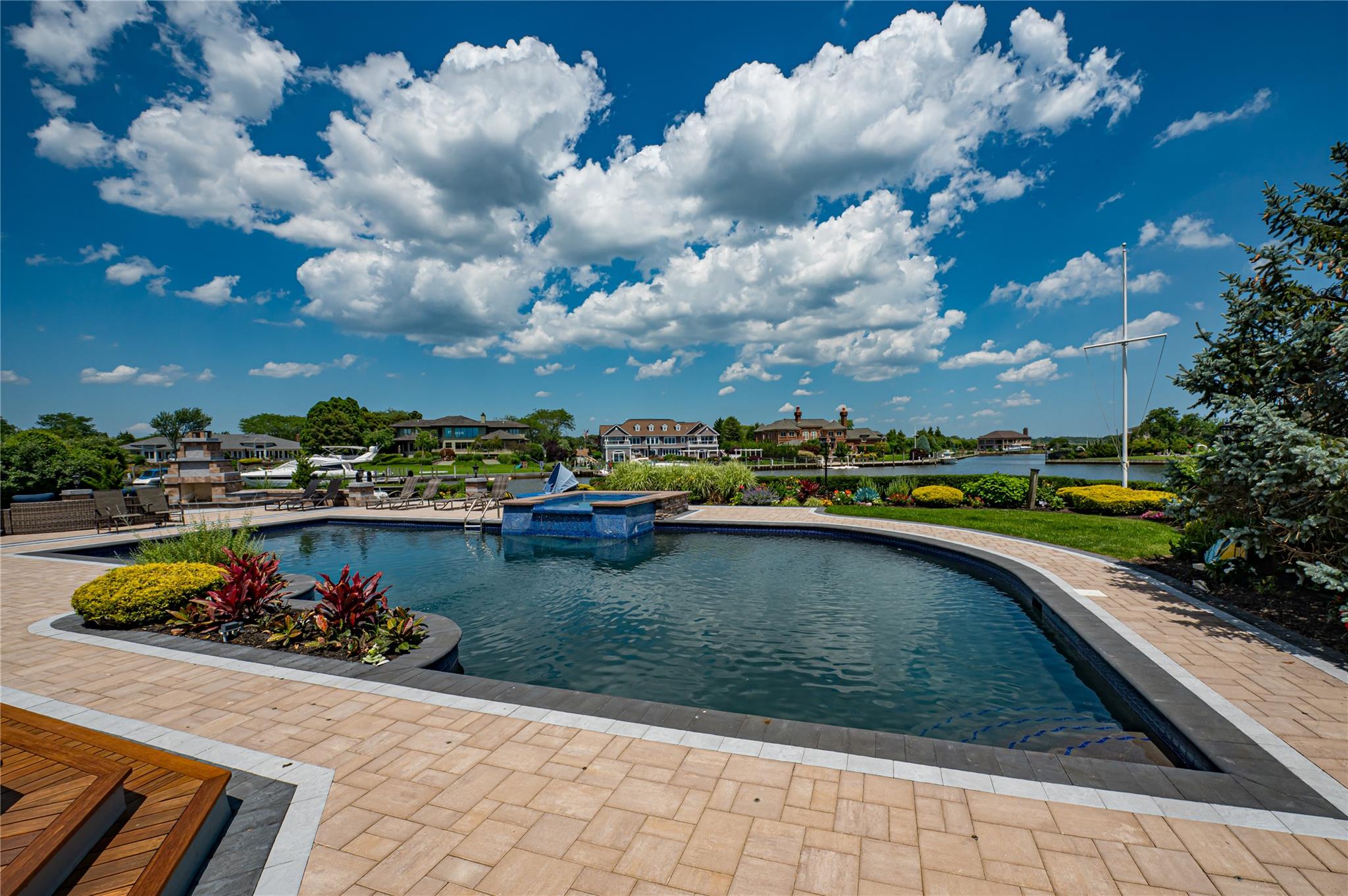 136 The Helm, East Islip, NY 11730