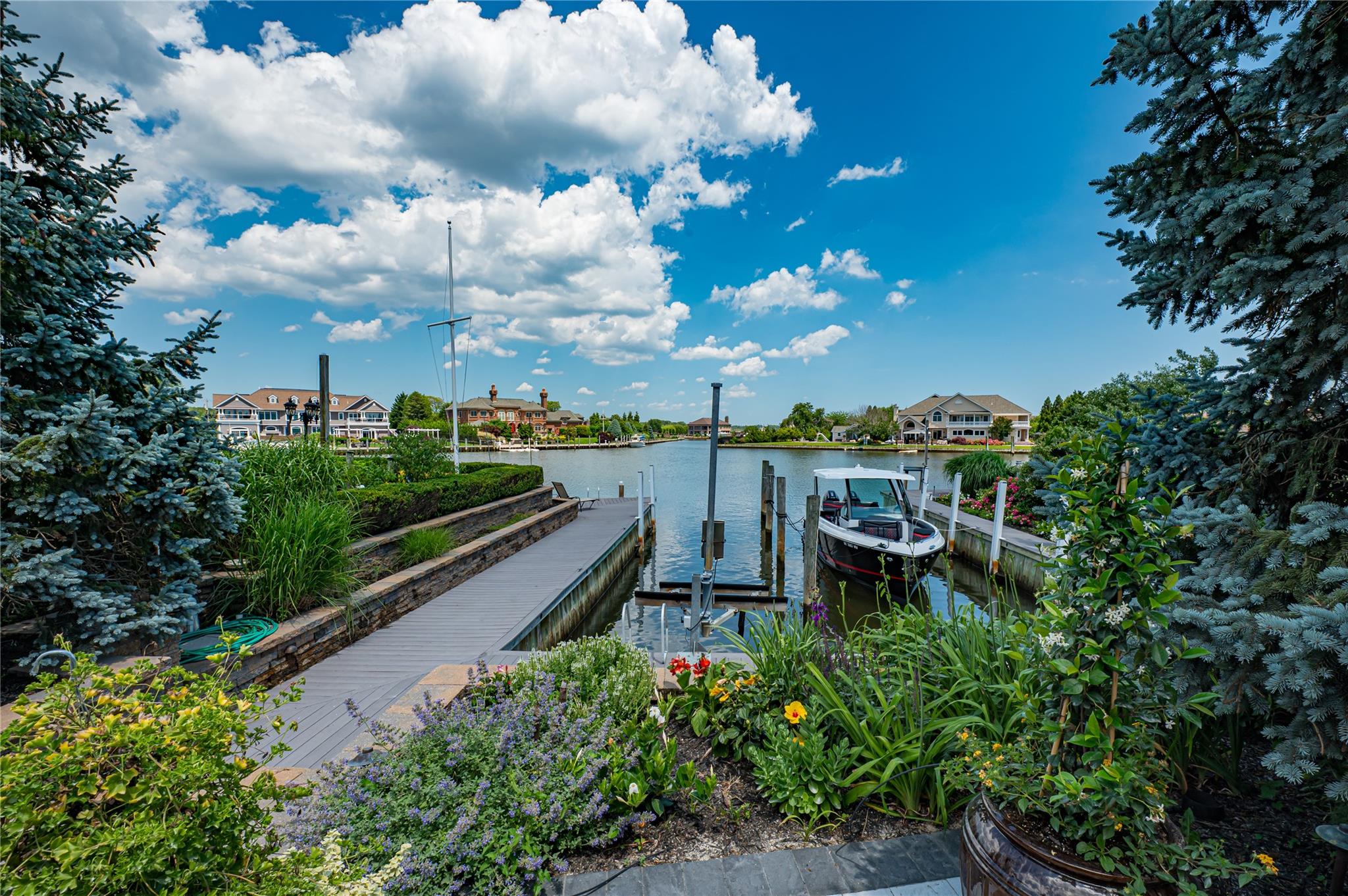 136 The Helm, East Islip, NY 11730