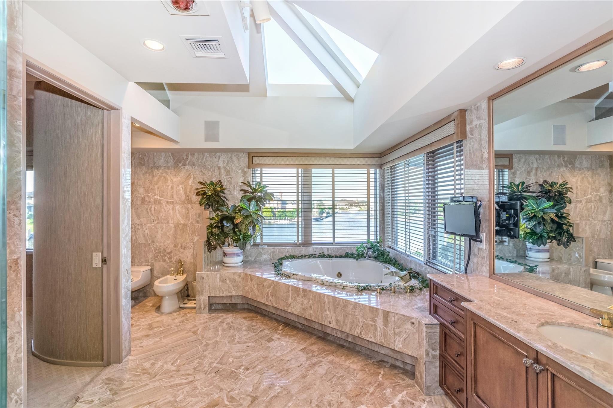 136 The Helm, East Islip, NY 11730