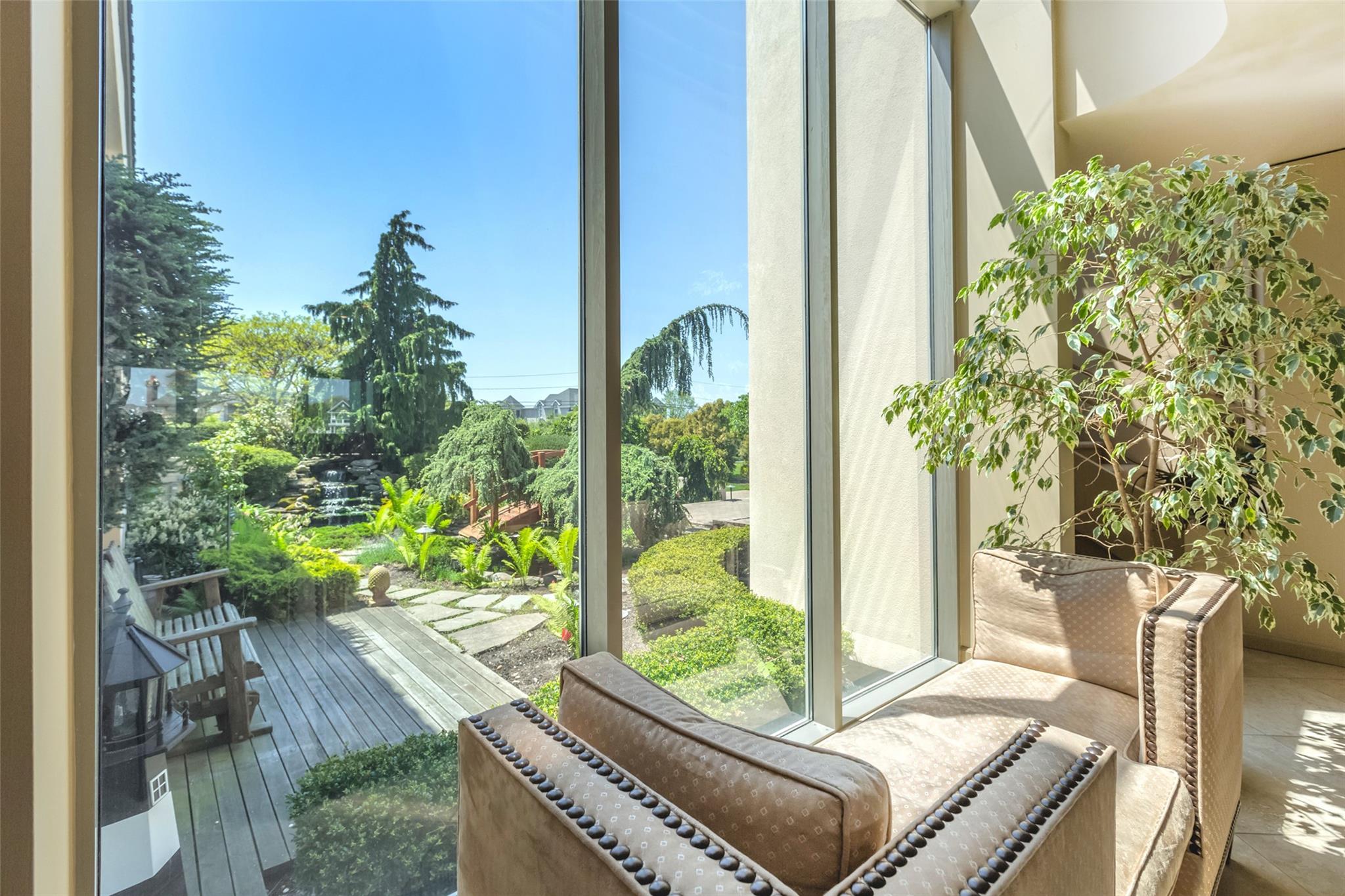 136 The Helm, East Islip, NY 11730