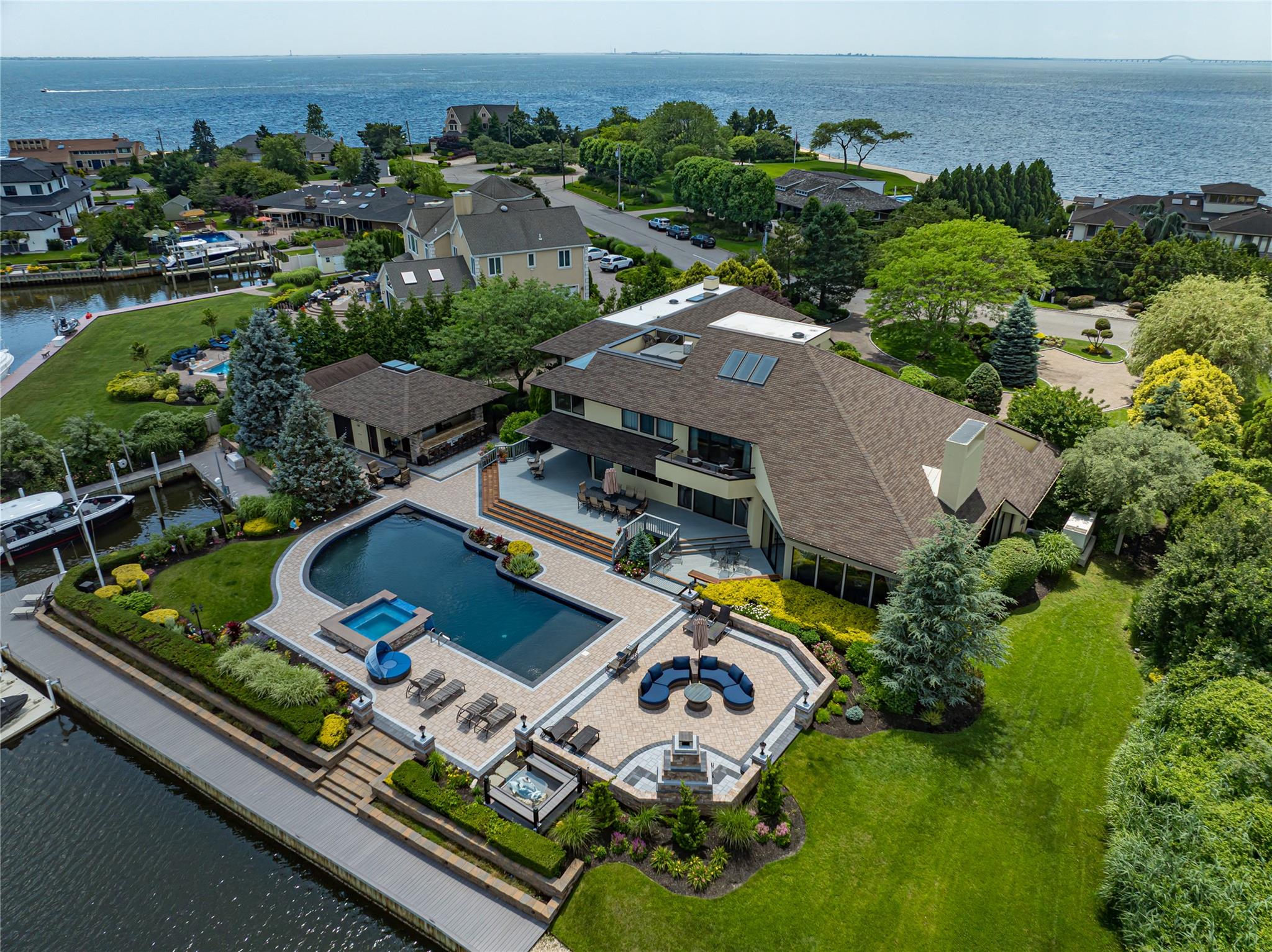 136 The Helm, East Islip, NY 11730