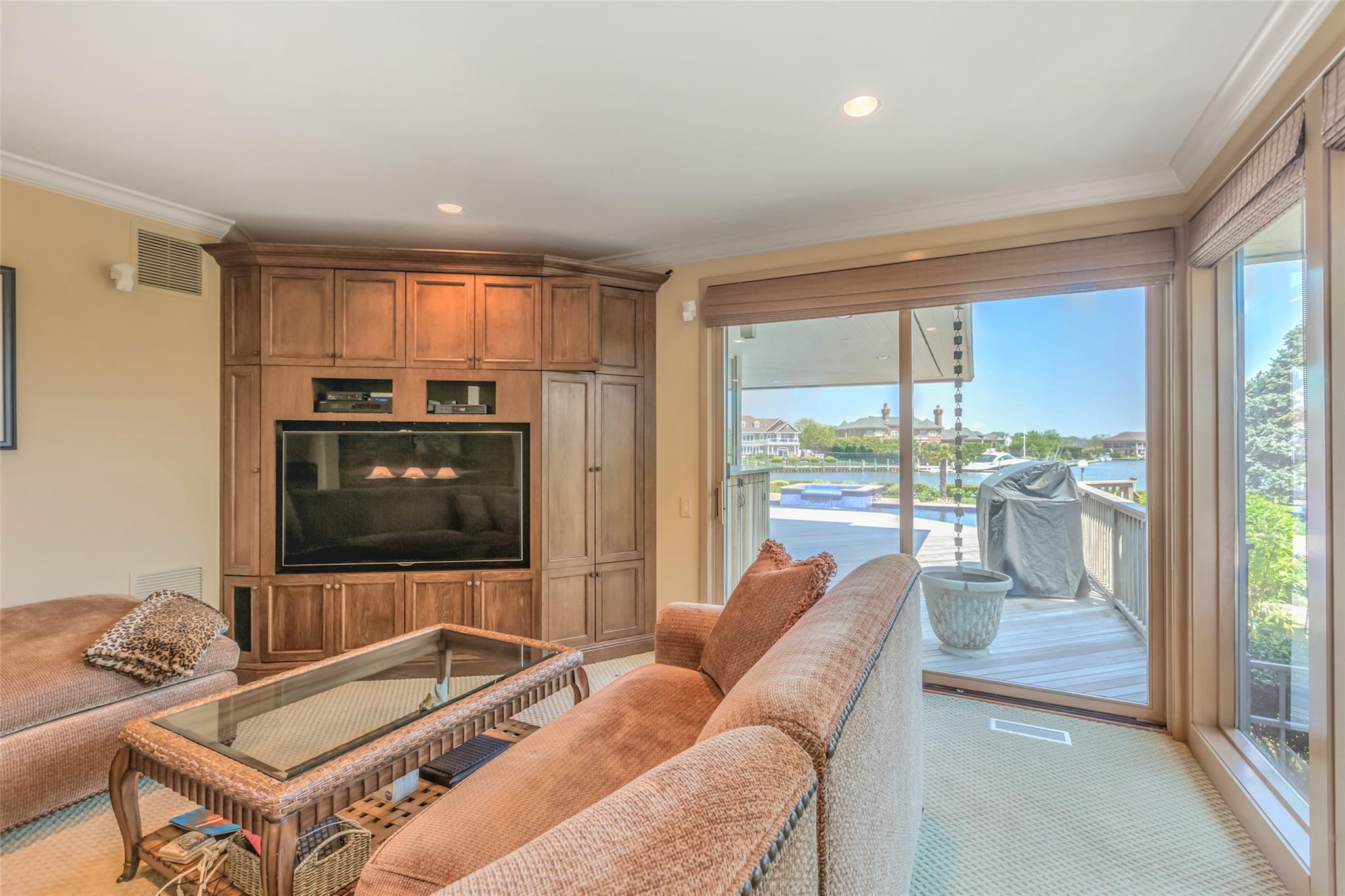 136 The Helm, East Islip, NY 11730