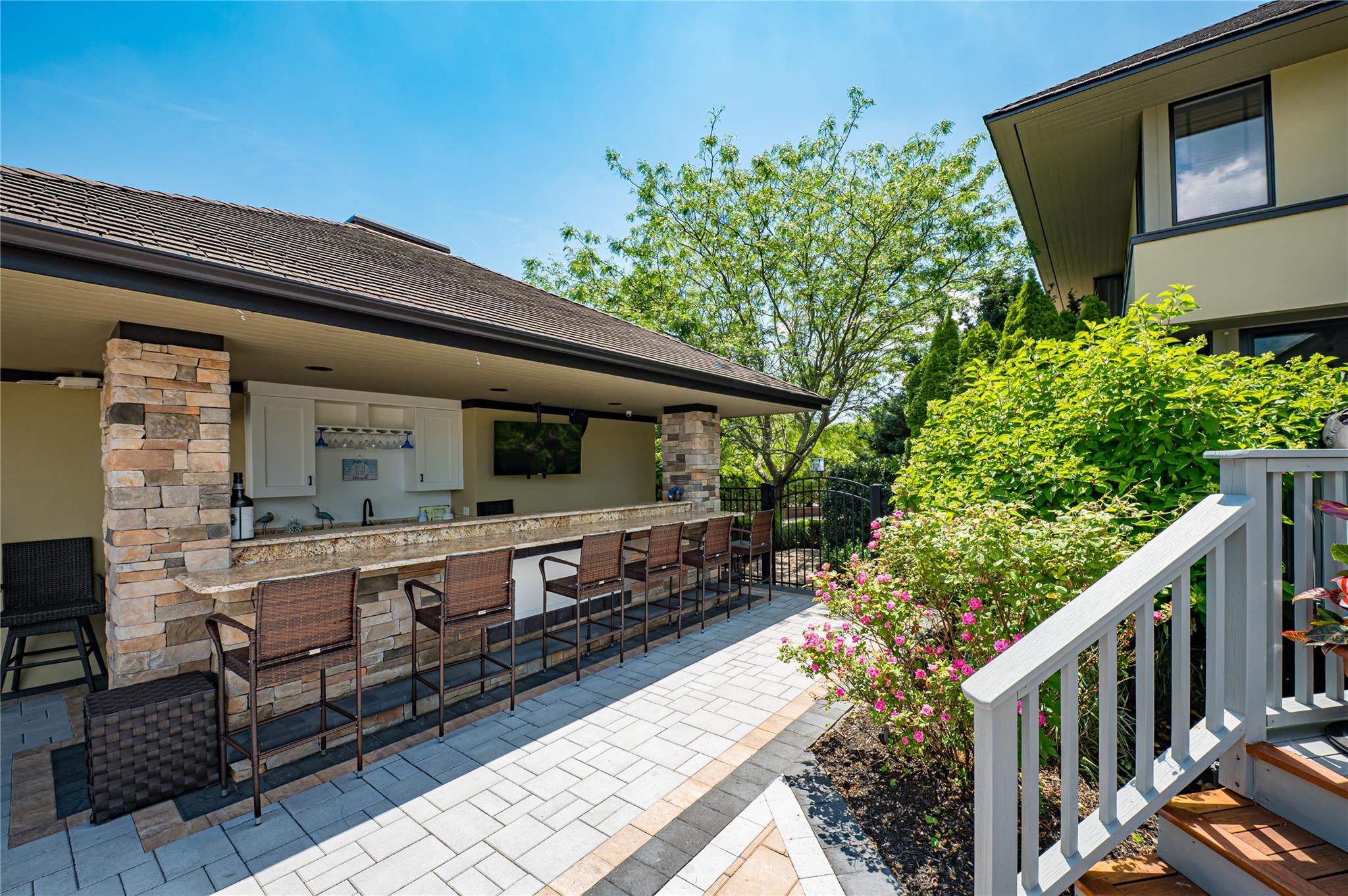 136 The Helm, East Islip, NY 11730