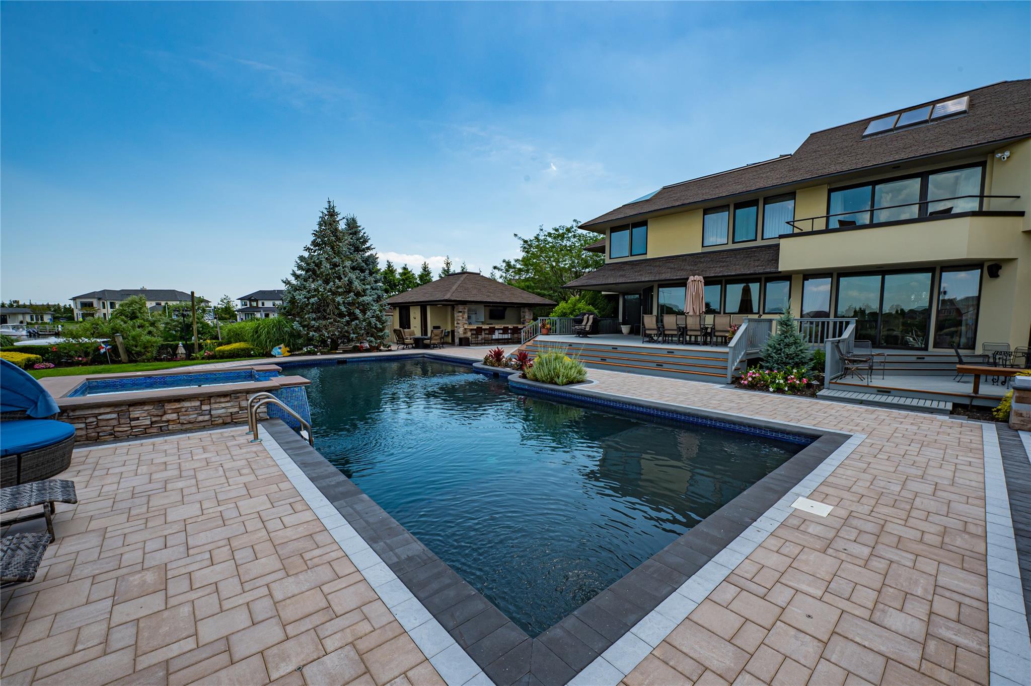 136 The Helm, East Islip, NY 11730