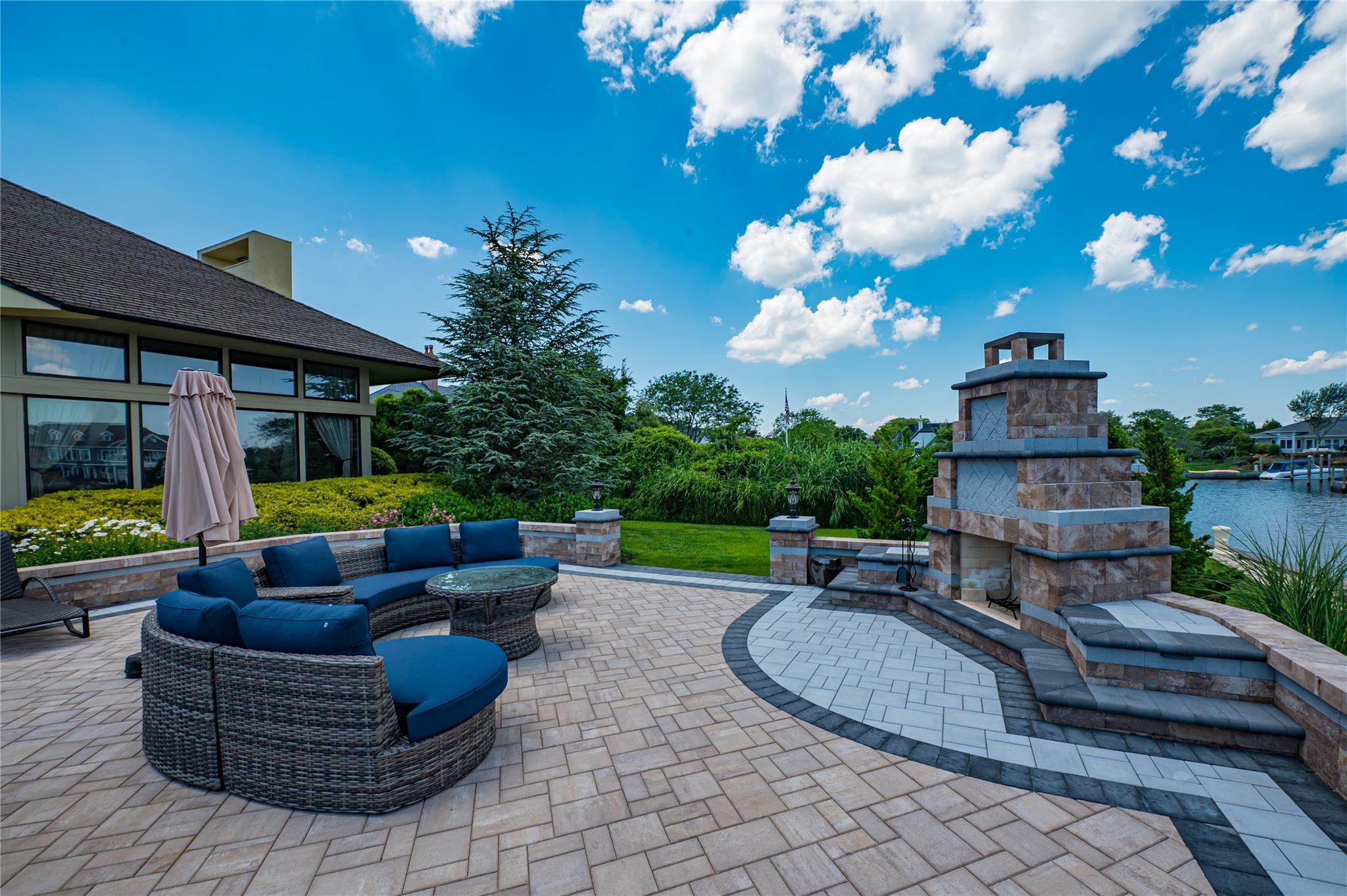 136 The Helm, East Islip, NY 11730