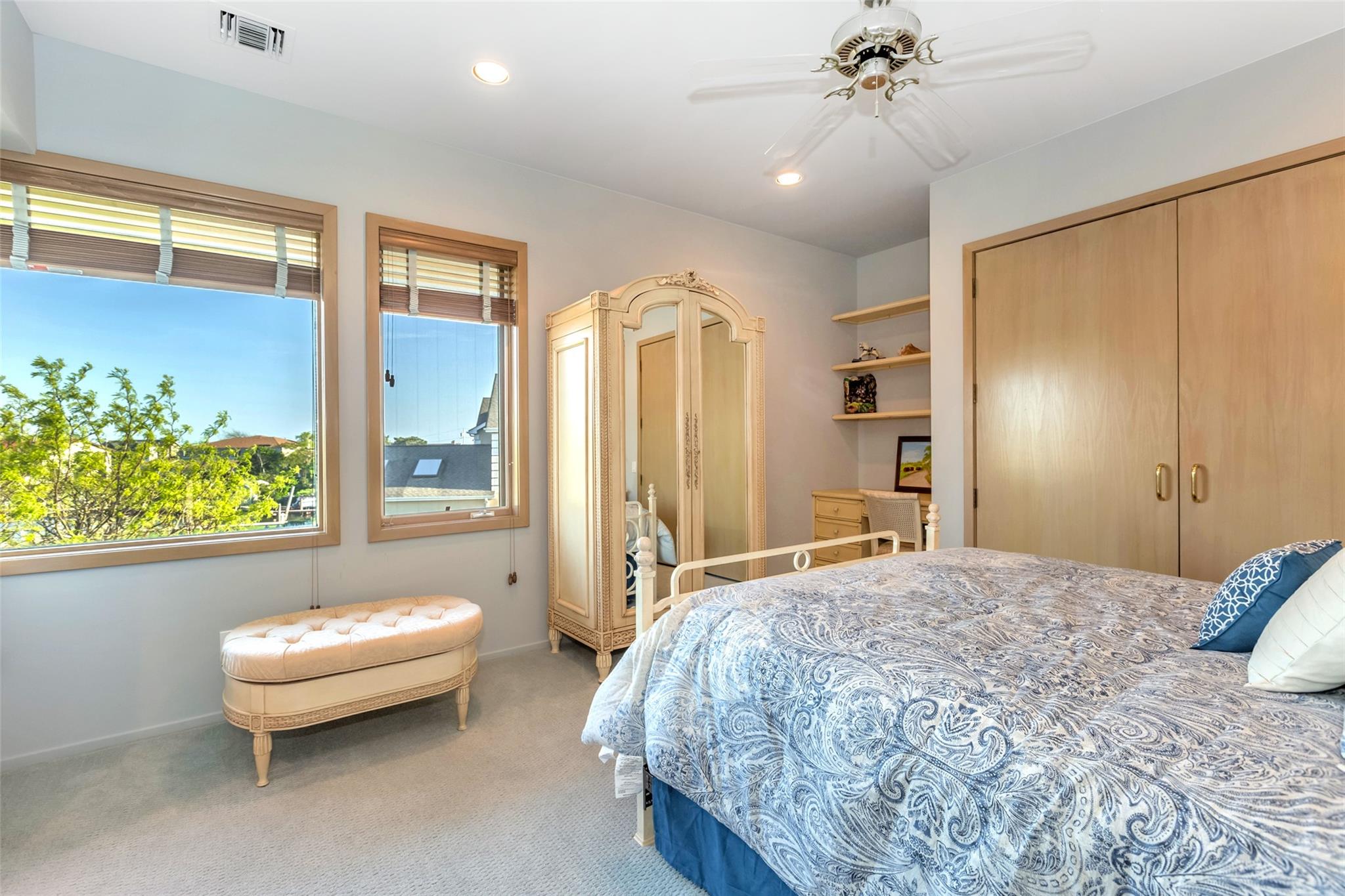 136 The Helm, East Islip, NY 11730