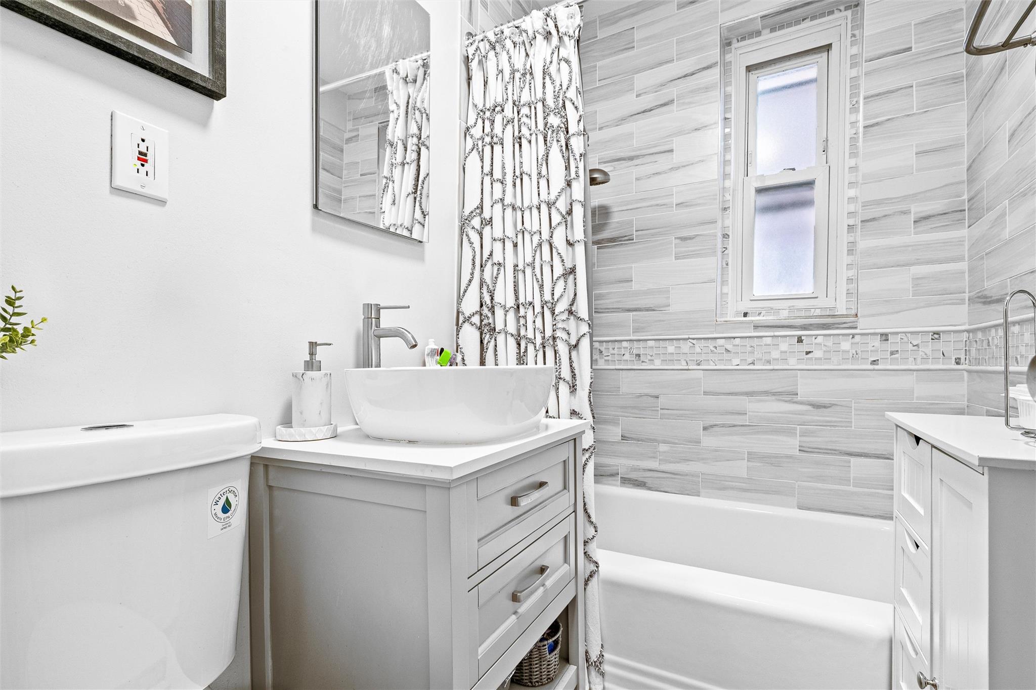 2080 Barnes Avenue # 4A, Bronx, NY 10462