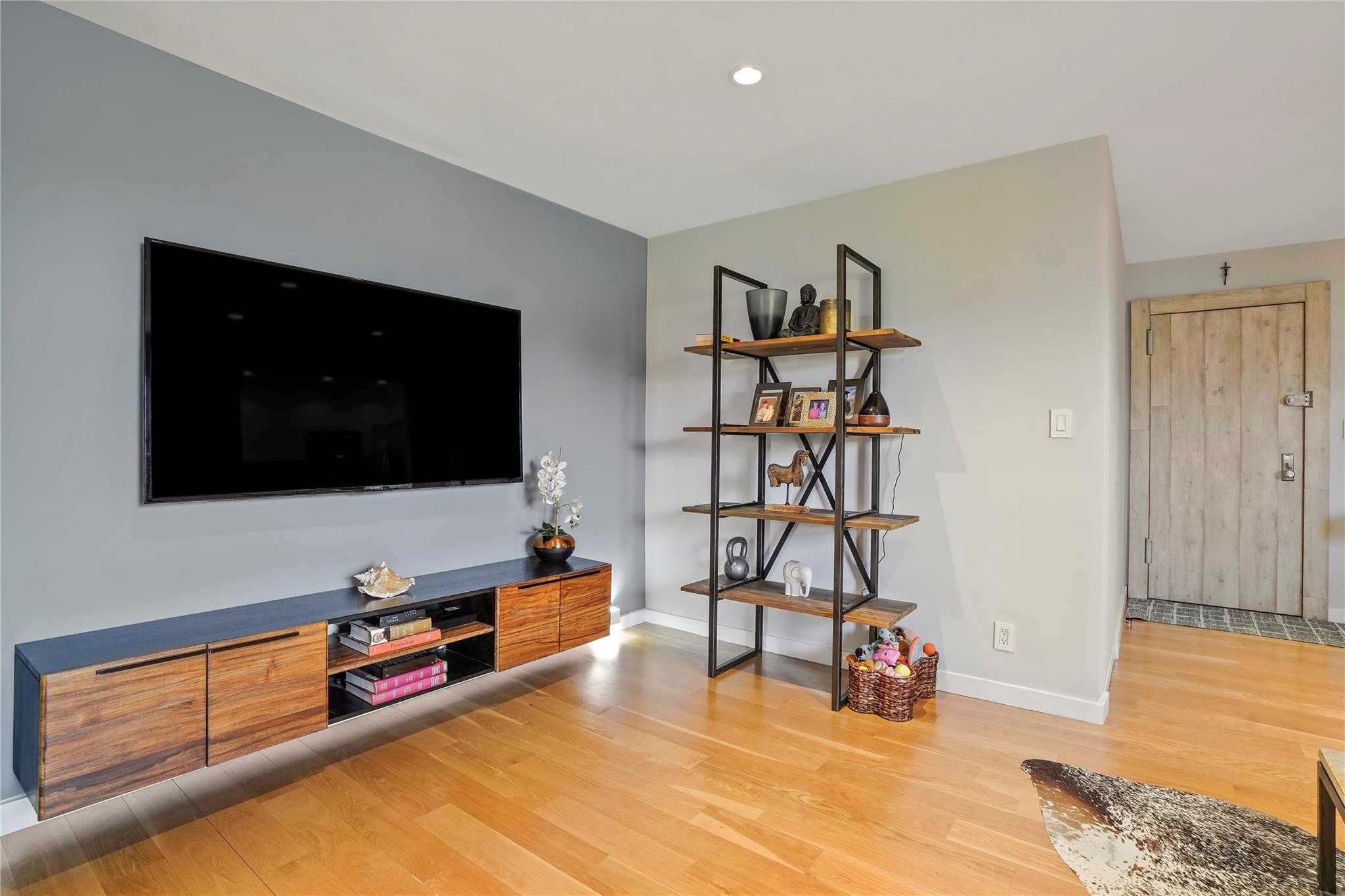 5221 65th Place # 6N, Maspeth, NY 11378