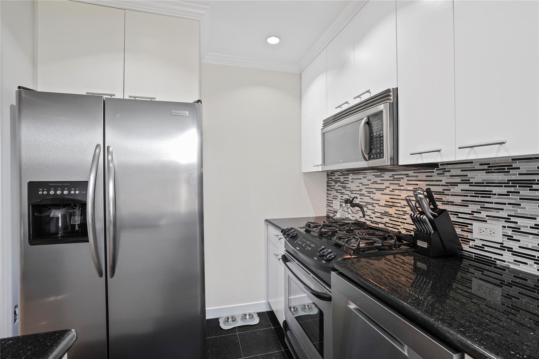 5221 65th Place # 6N, Maspeth, NY 11378