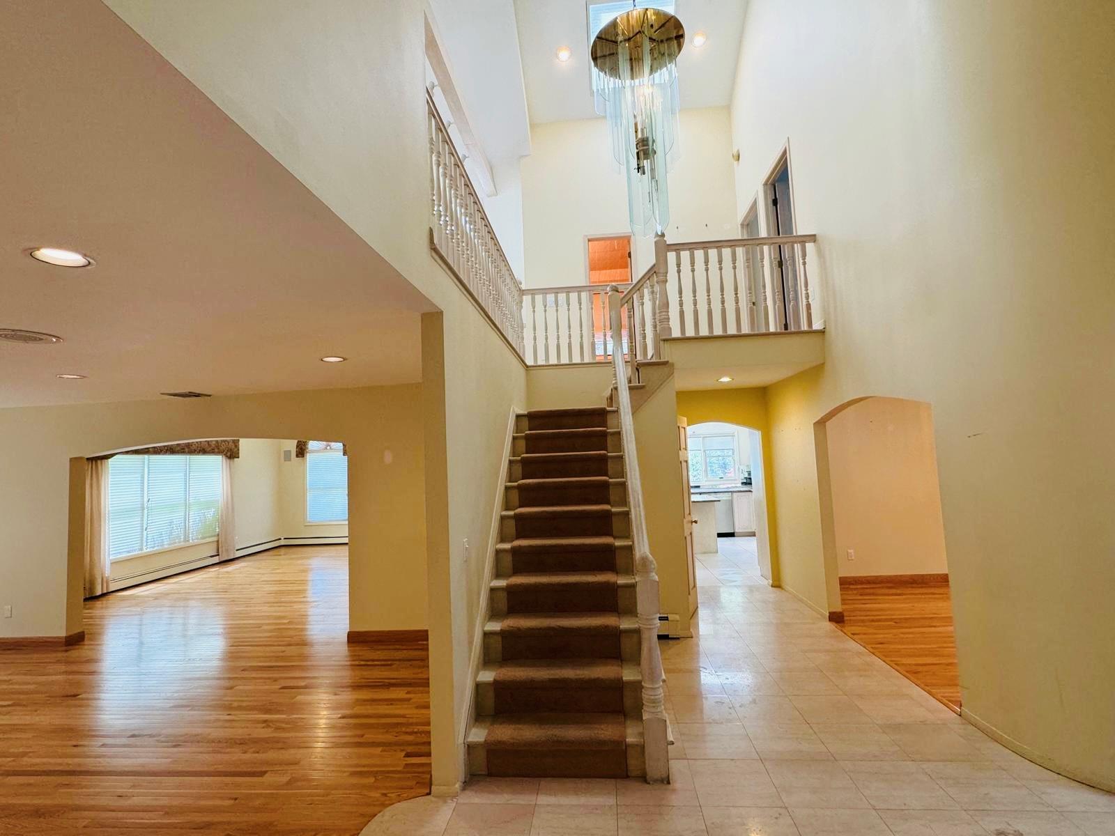 66 Cliff Road, Port Jefferson, NY 11777