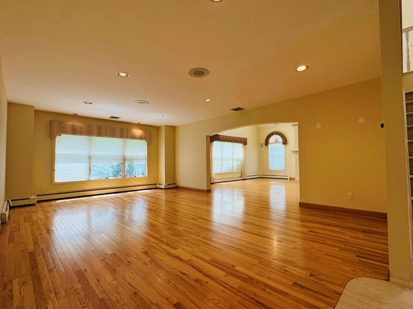 66 Cliff Road, Port Jefferson, NY 11777