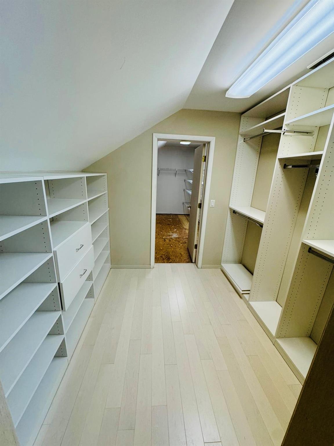 66 Cliff Road, Port Jefferson, NY 11777