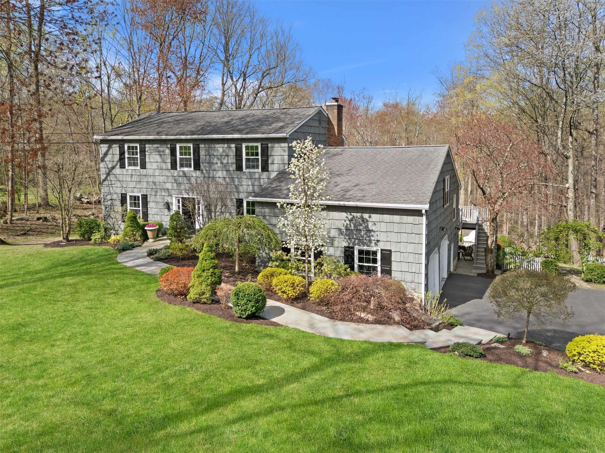 8 Richard Somers Road, Granite Springs, NY 10527