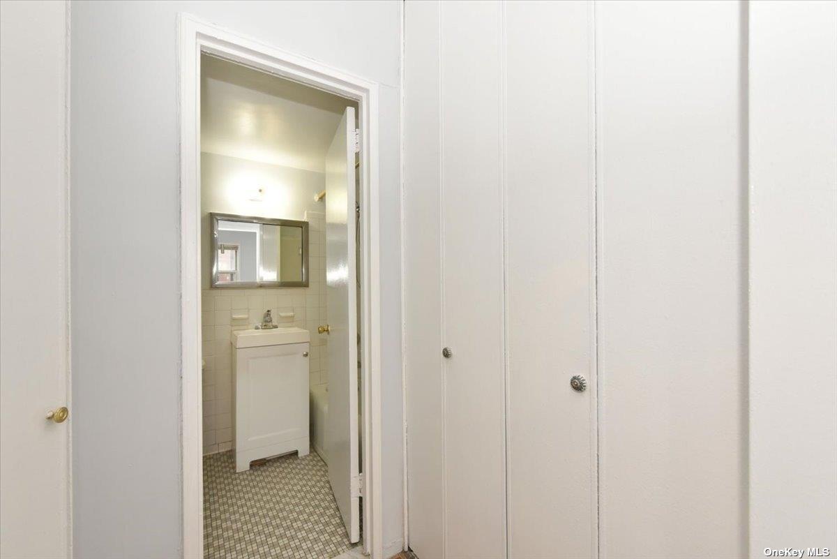 89-15 Parsons Boulevard # 2A, Jamaica, NY 11432