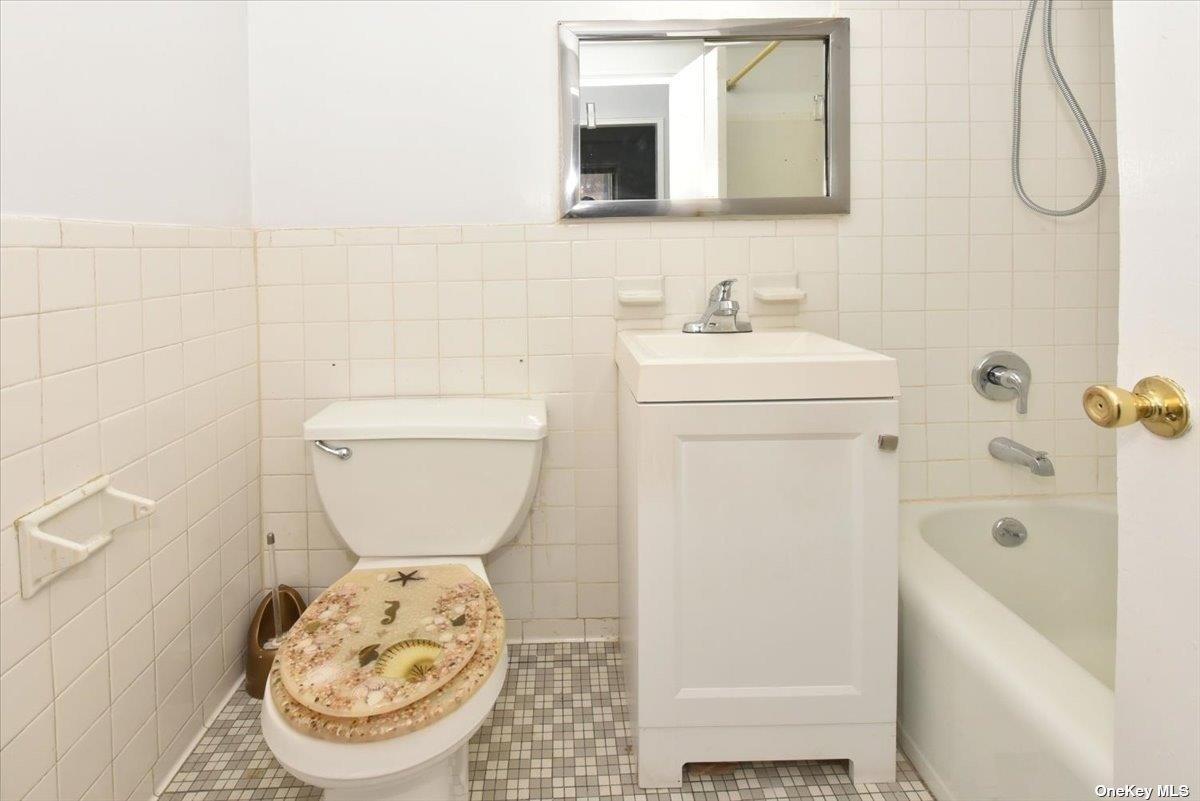 89-15 Parsons Boulevard # 2A, Jamaica, NY 11432