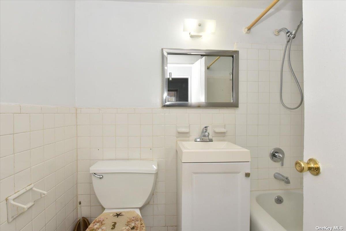 89-15 Parsons Boulevard # 2A, Jamaica, NY 11432