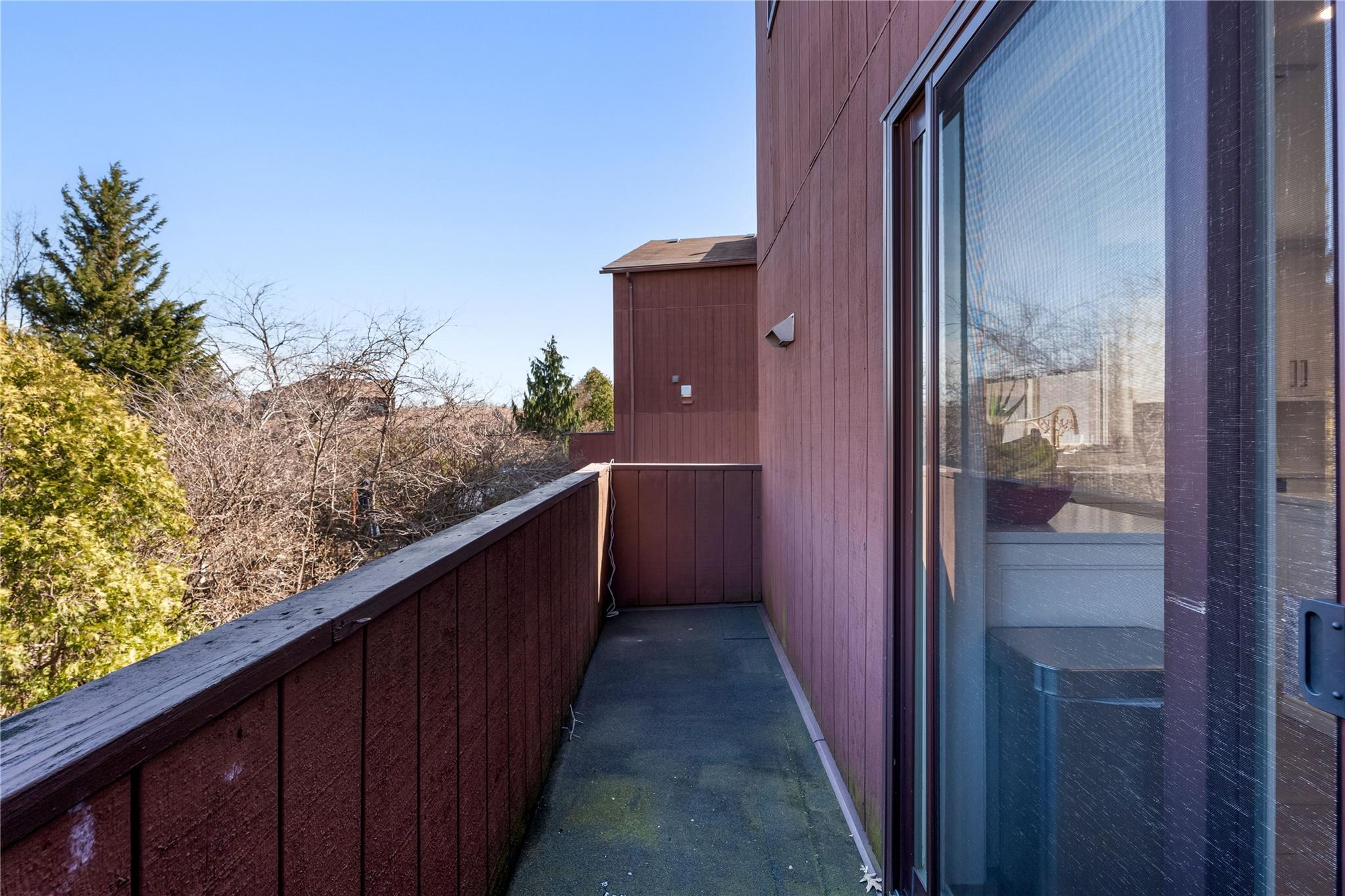 995 West Fingerboard Road, Staten Island, NY 10304
