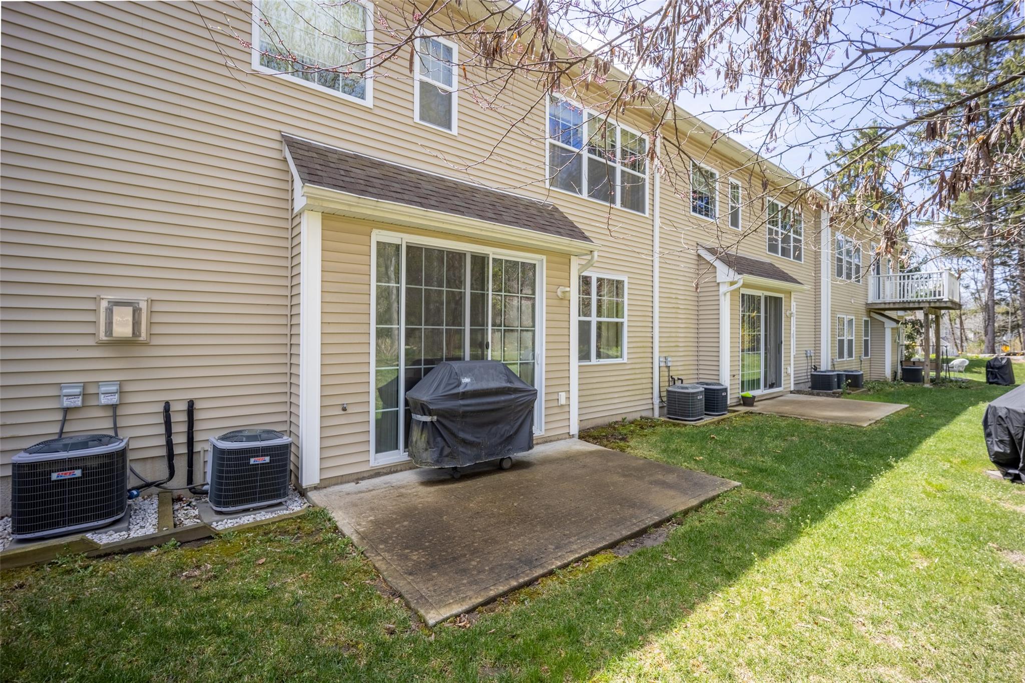 32 Halley Court, Poughkeepsie, NY 12601