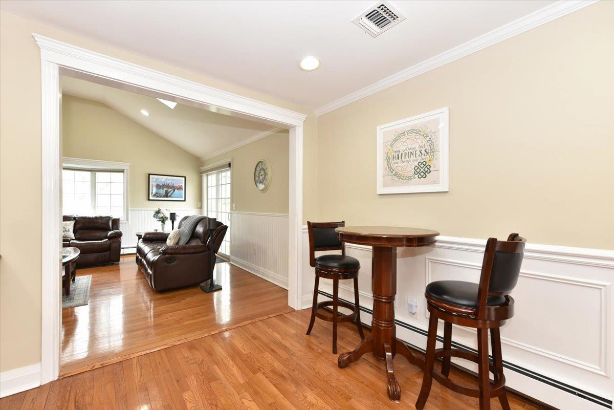 342 Park Lane, Massapequa Park, NY 11762