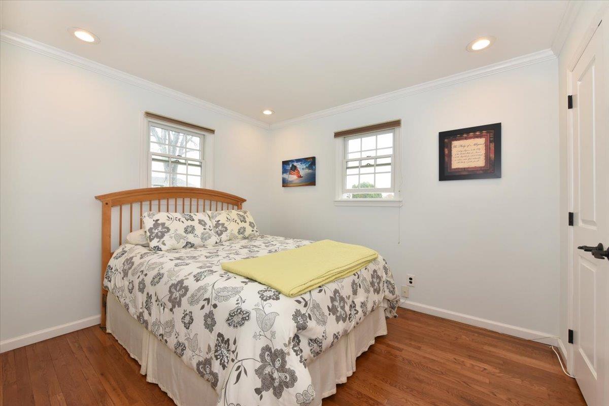 342 Park Lane, Massapequa Park, NY 11762