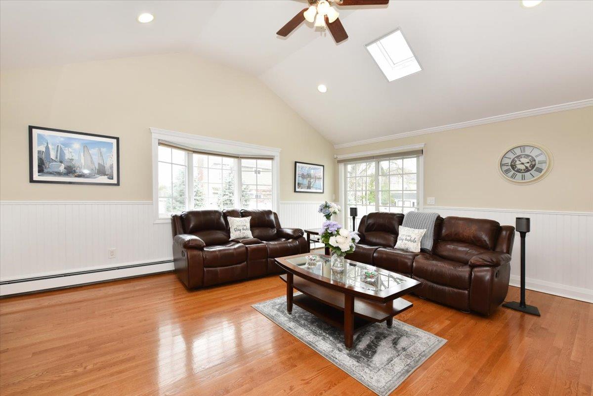 342 Park Lane, Massapequa Park, NY 11762