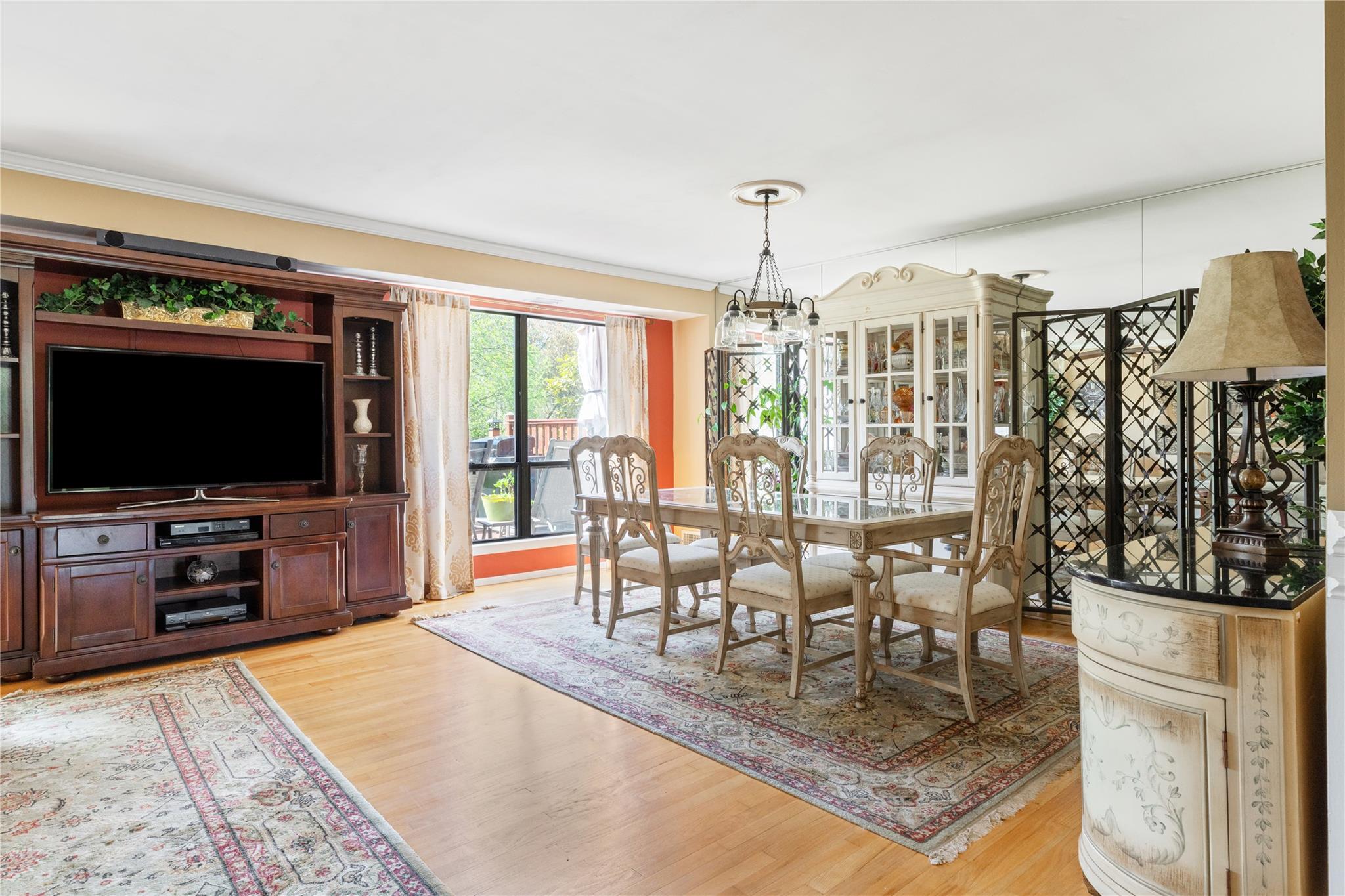 108 Hidden Ponds Circle, Smithtown, NY 11787