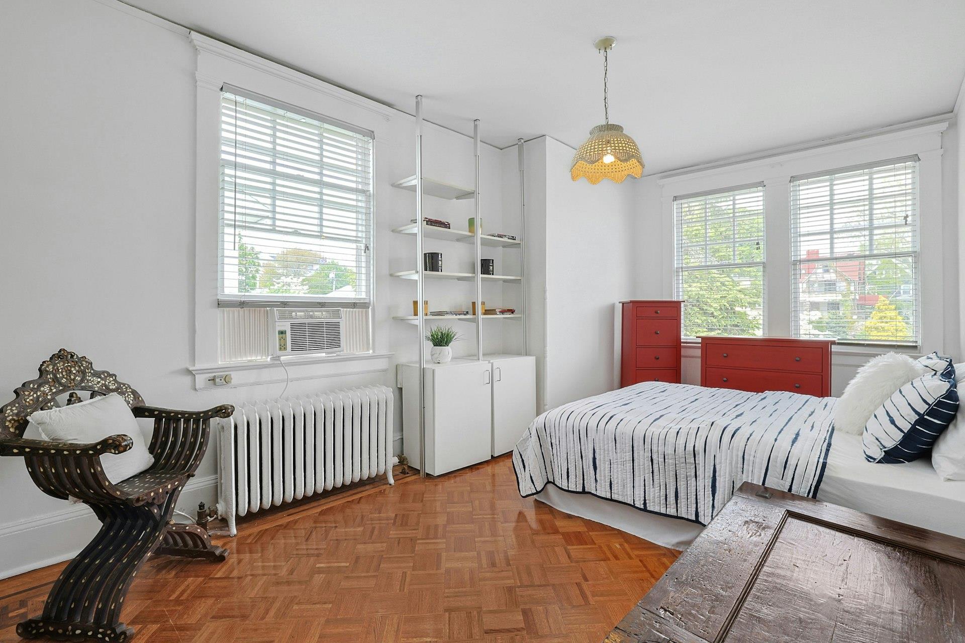 146 Sutton Manor Road, New Rochelle, NY 10801