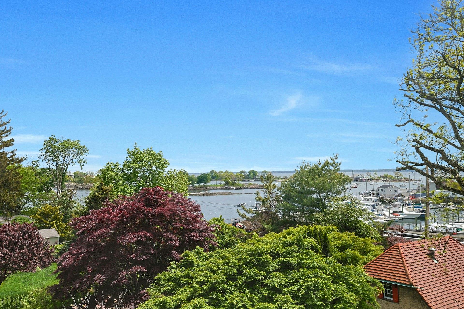 146 Sutton Manor Road, New Rochelle, NY 10801