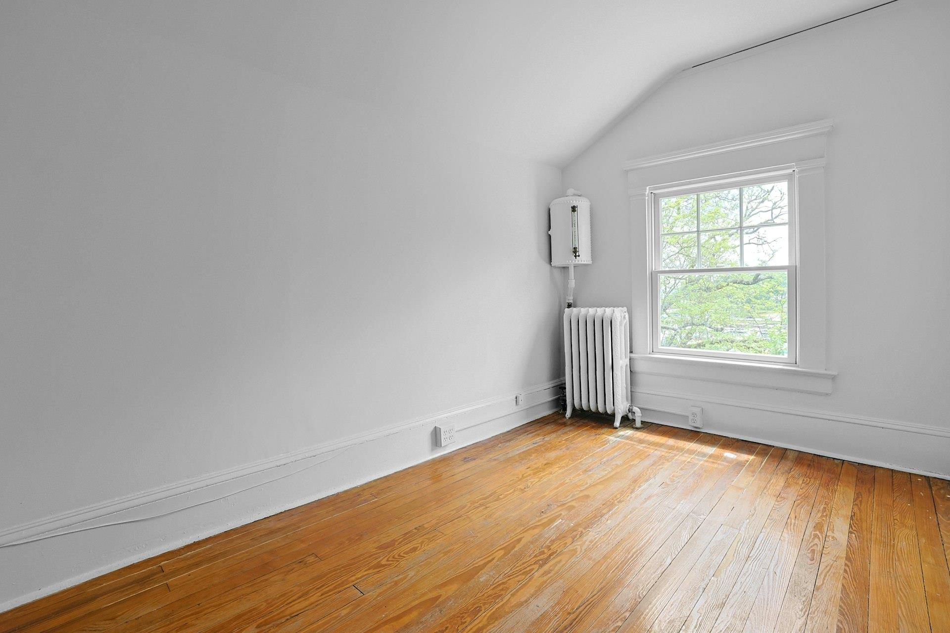 146 Sutton Manor Road, New Rochelle, NY 10801