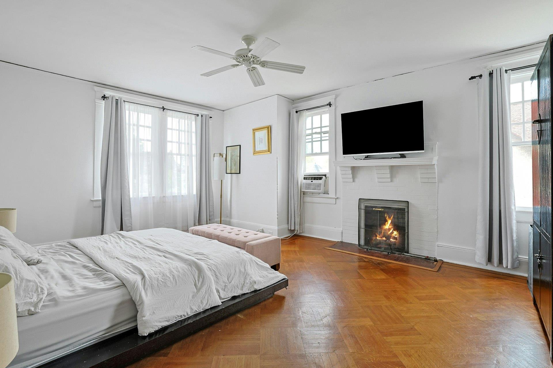 146 Sutton Manor Road, New Rochelle, NY 10801