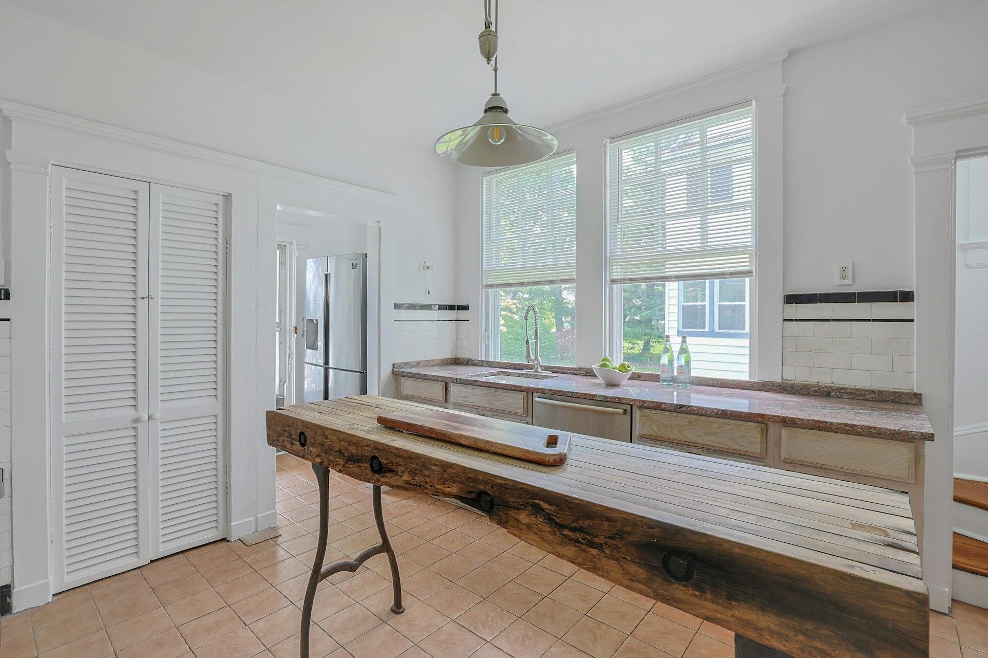 146 Sutton Manor Road, New Rochelle, NY 10801