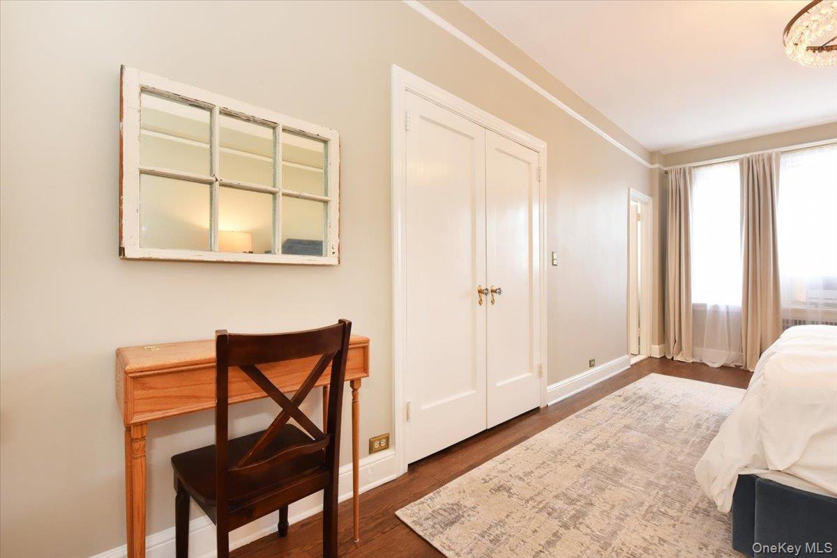 8 BARSTOW Road # 6-D, Great Neck, NY 11021