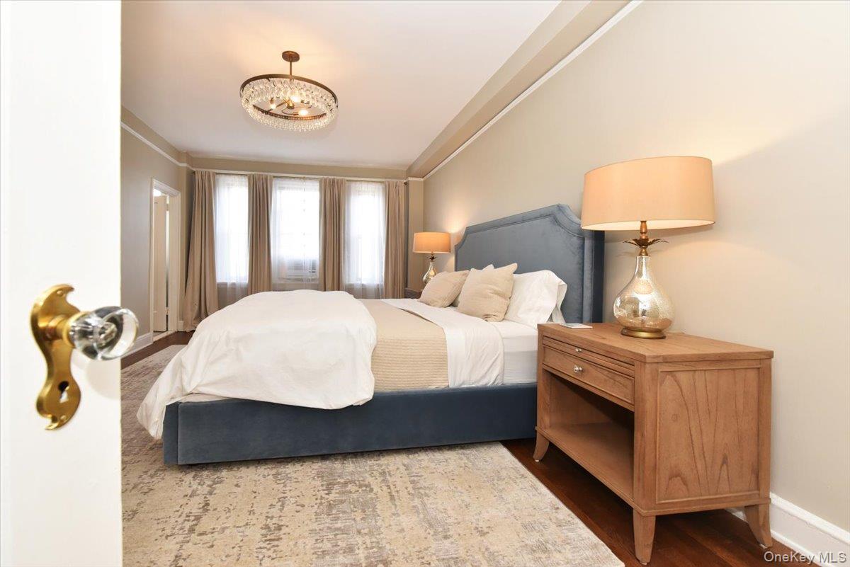 8 BARSTOW Road # 6-D, Great Neck, NY 11021