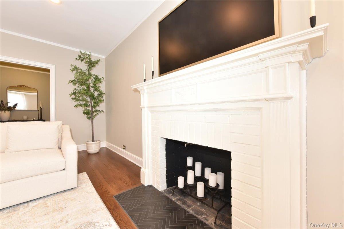 8 BARSTOW Road # 6-D, Great Neck, NY 11021