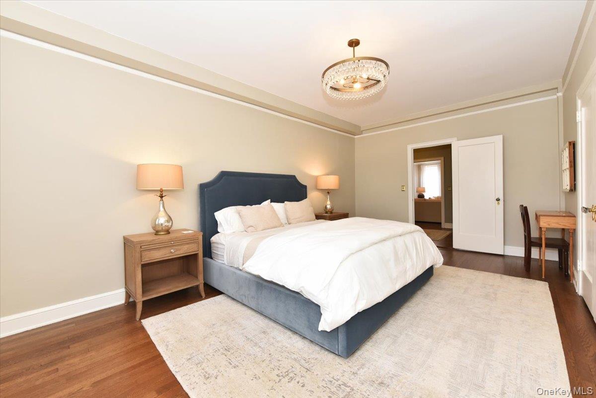 8 BARSTOW Road # 6-D, Great Neck, NY 11021