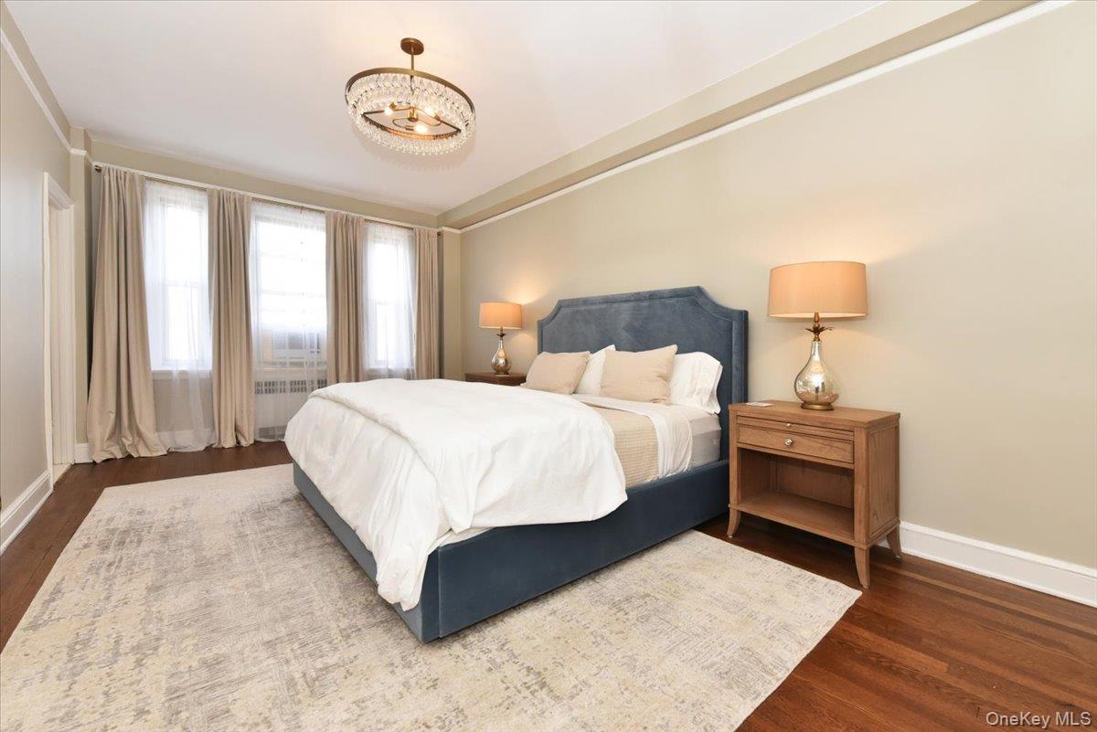 8 BARSTOW Road # 6-D, Great Neck, NY 11021