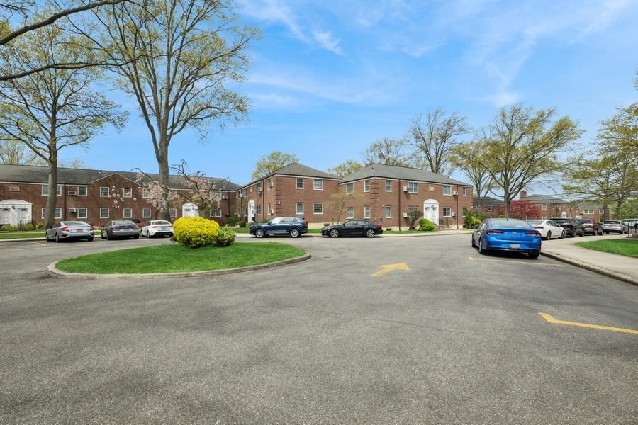 252-14 60th Avenue # # 568, Little Neck, NY 11362