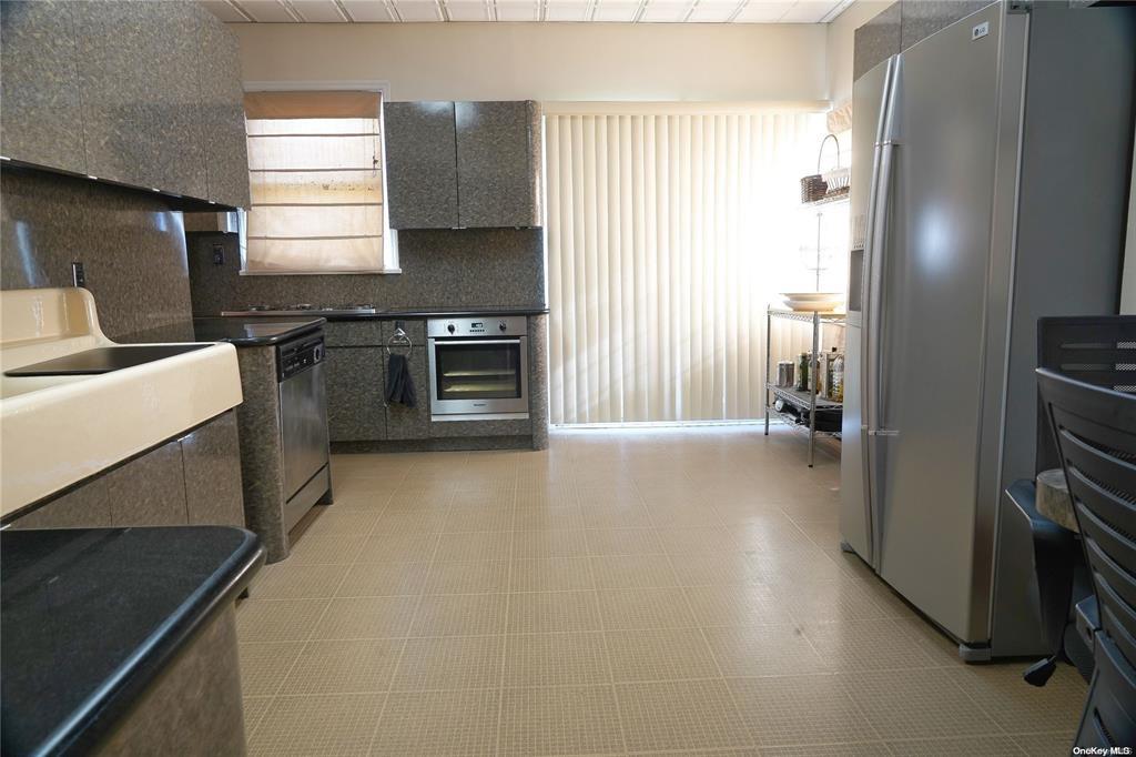 3 Beech Court Circle, College Point, NY 11356