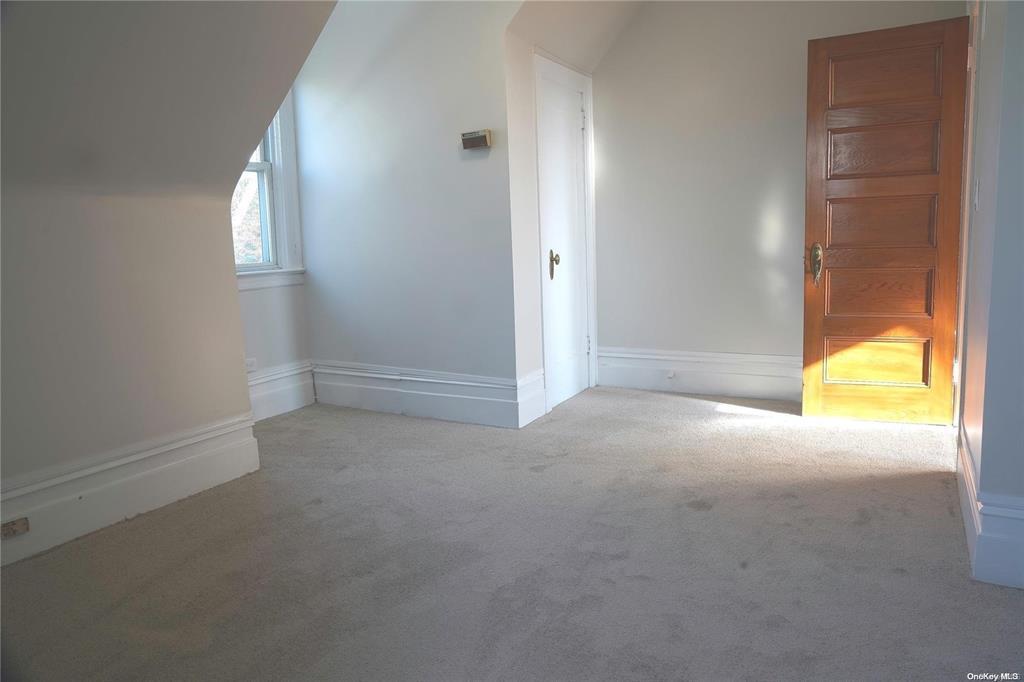 3 Beech Court Circle, College Point, NY 11356