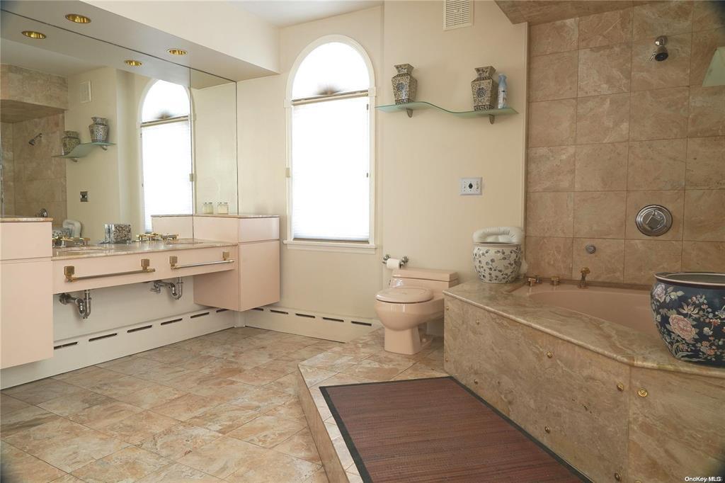 3 Beech Court Circle, College Point, NY 11356