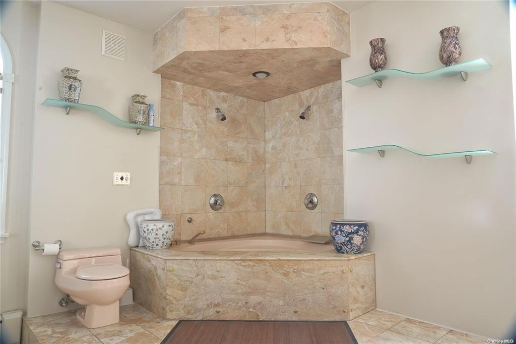 3 Beech Court Circle, College Point, NY 11356