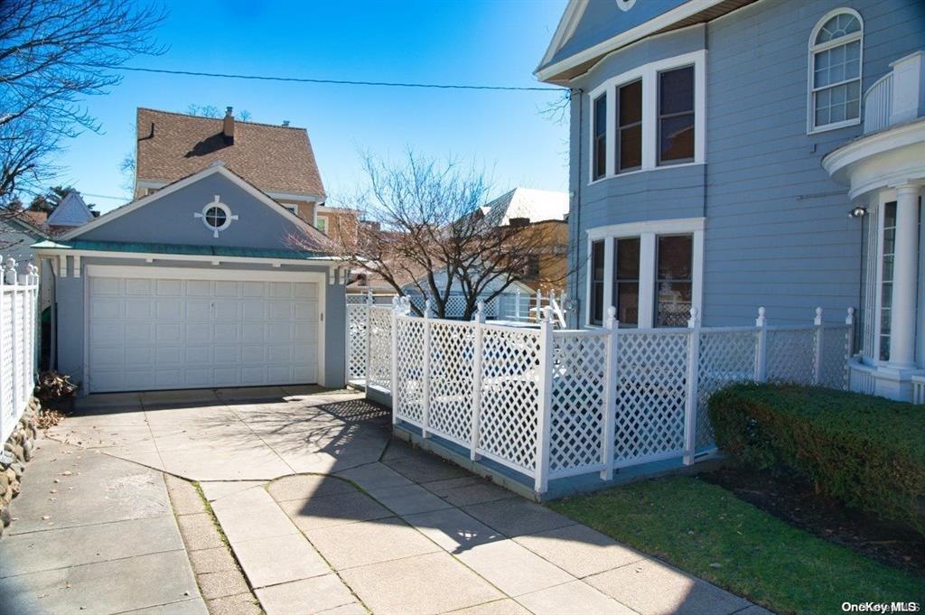 3 Beech Court Circle, College Point, NY 11356