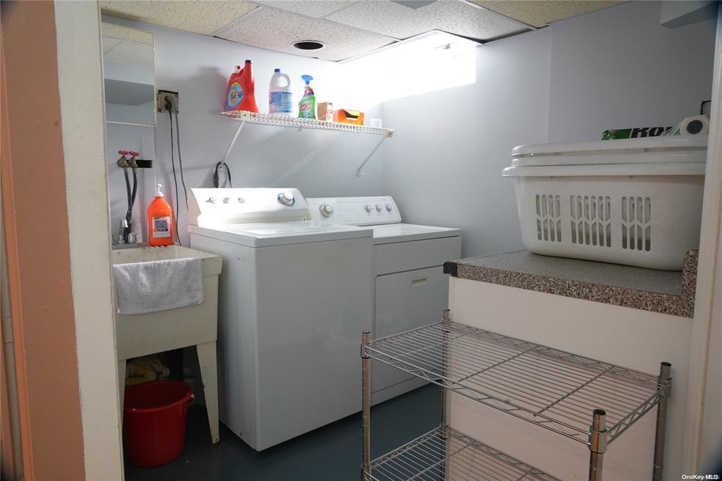 3 Beech Court Circle, College Point, NY 11356