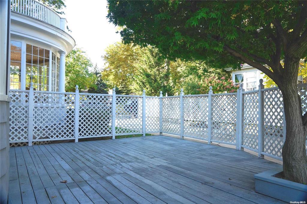 3 Beech Court Circle, College Point, NY 11356