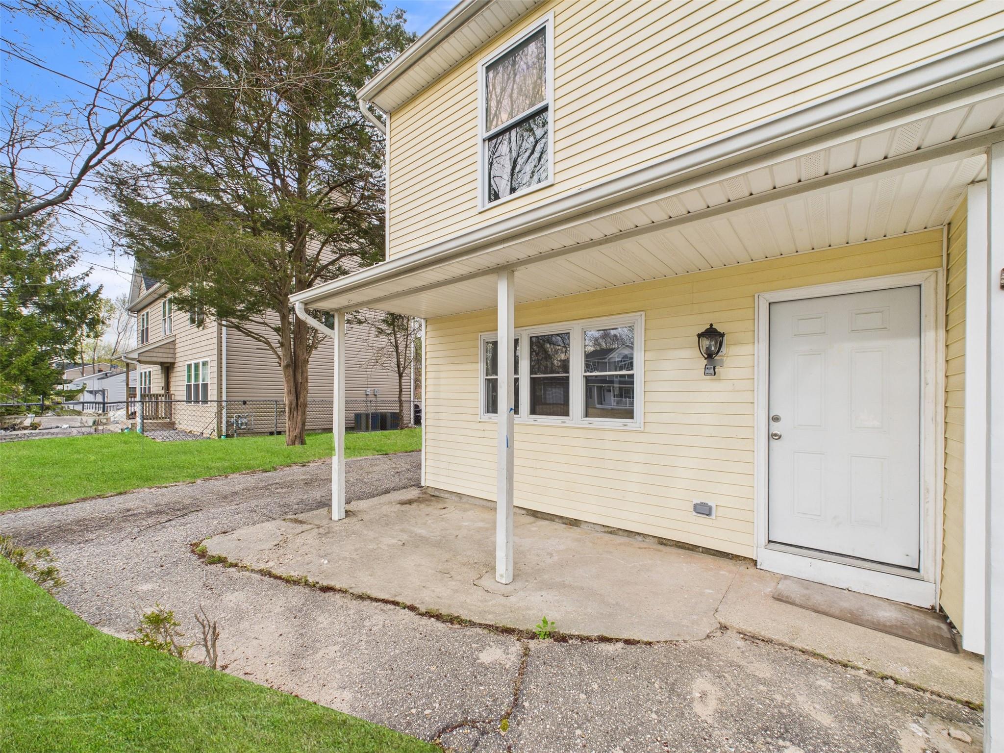 613 Bourdois Avenue, Bellport, NY 11713