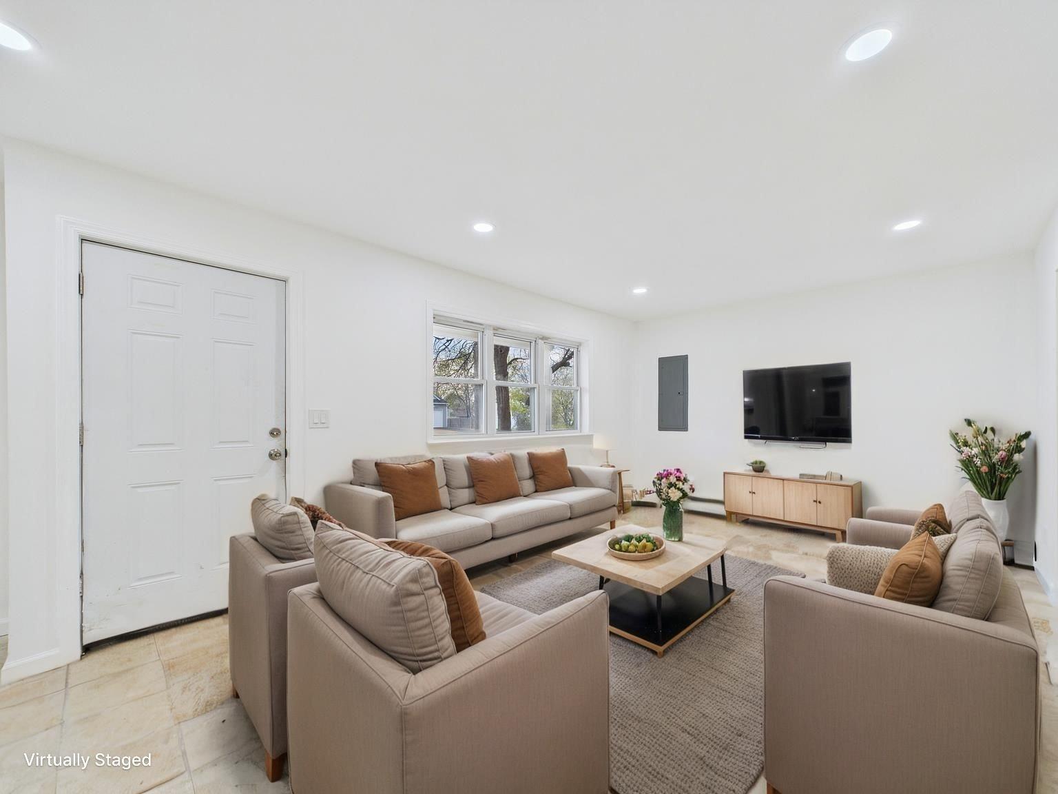 613 Bourdois Avenue, Bellport, NY 11713