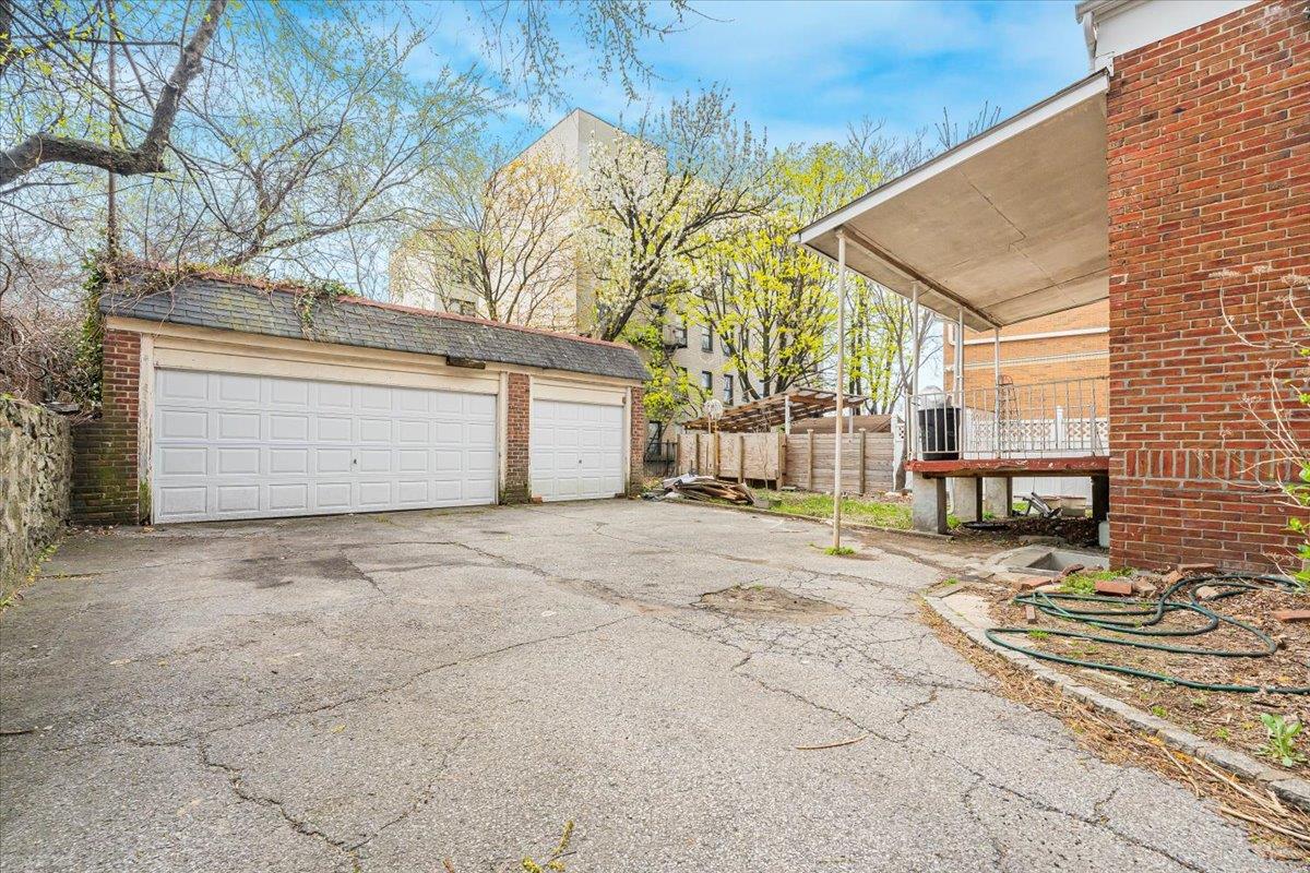 720 E 231st Street, Bronx, NY 10466