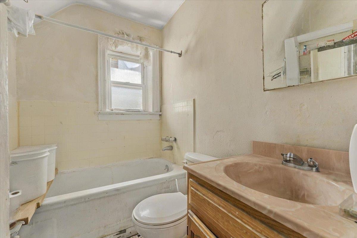 720 E 231st Street, Bronx, NY 10466